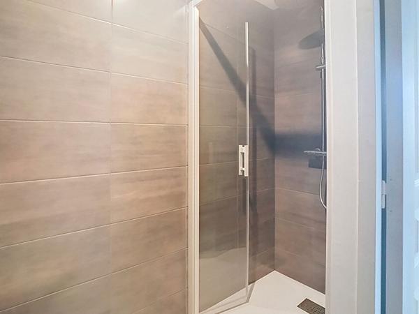 Immeuble rénové quartier Nantilly à Saumur (49400) composé de 3 logements, idéalement placé