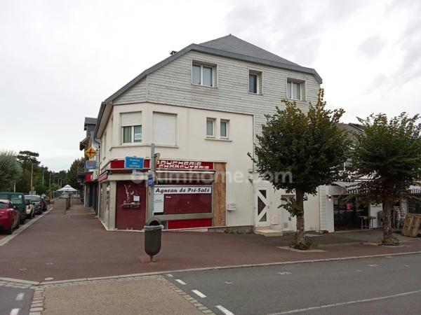 Proche de granville à 250 métres de la plage.