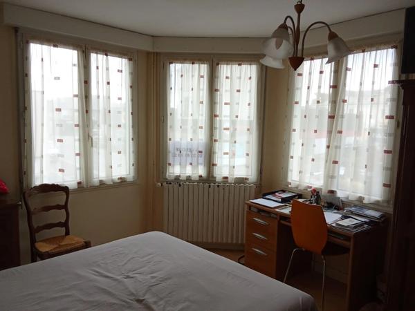 Proche de granville à 250 métres de la plage.