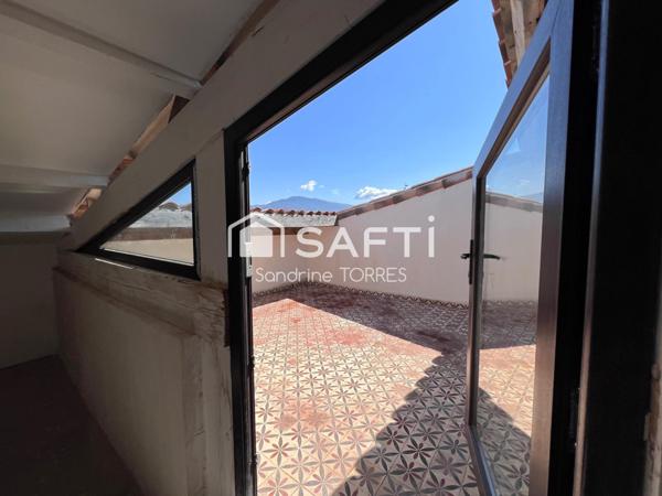 Maison de village entièrement rénovée d'environ 185 m² sur 3 niveaux avec nombreux espaces extérieurs