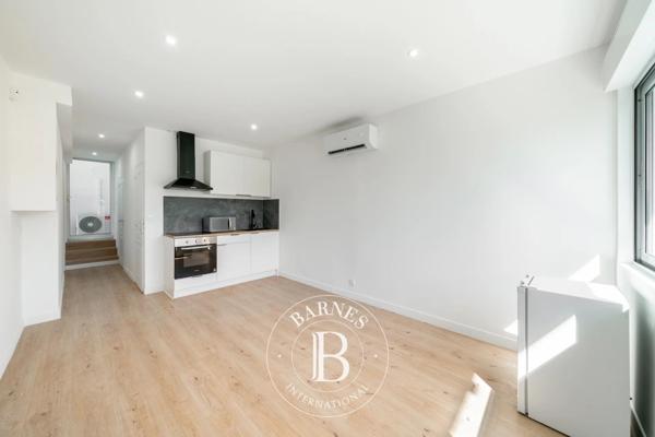 Saint-Laurent-du-Var, Villa 8 Chambres -  340 m² à vendre
