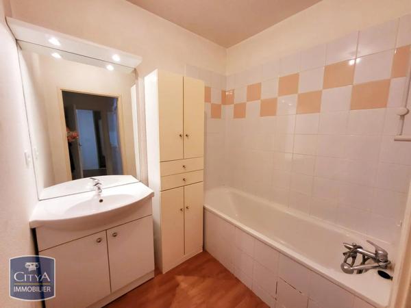 Appartement à louer 3 pièces 62.85m² Elbeuf (76500)