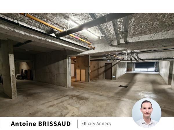 Parking
        
        - 27 m² 52 000 € *
