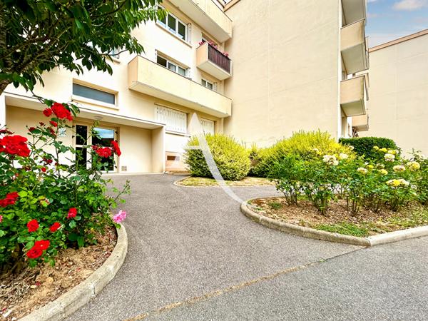 Appartement Bois D Arcy 1 pièce(s) 46 m2