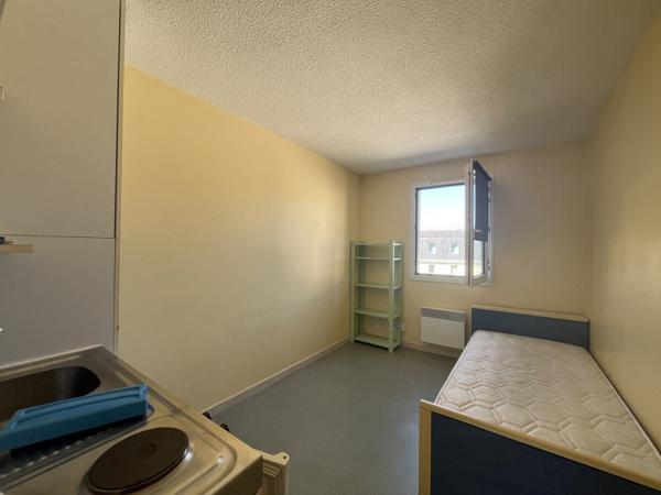 Appartement à louer 350 € CC Tours 1 pièce 13 m² DPE D