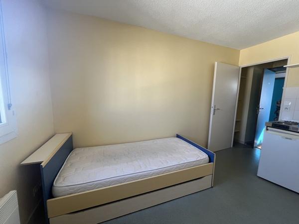 Appartement à louer 350 € CC Tours 1 pièce 13 m² DPE D