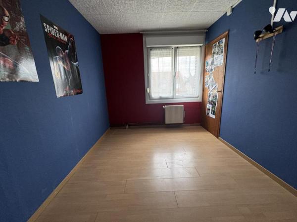 Semi-individuelle à Quiévrechain impasse calme 5 chambres parking jardin clos