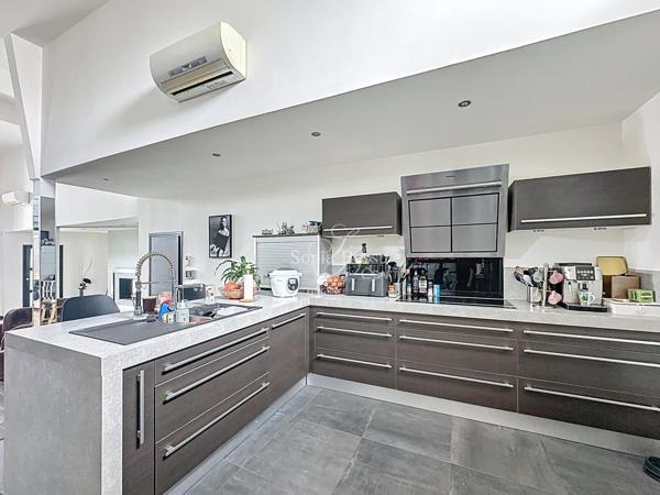 MAISON VOLUMES EXCEPTIONNELS TYPE LOFT