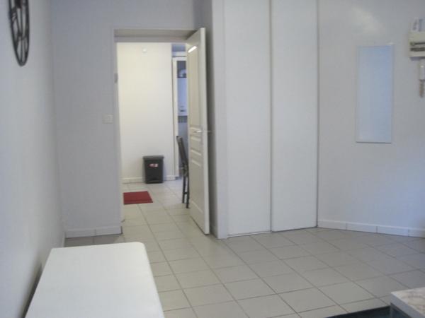 APPARTEMENT MEUBLE  A LOUER  PROCHE CENTRE VILLE ST QUENTIN 02