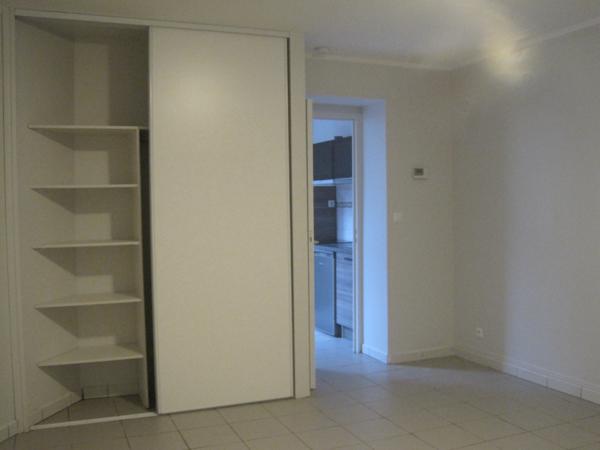 APPARTEMENT MEUBLE  A LOUER  PROCHE CENTRE VILLE ST QUENTIN 02