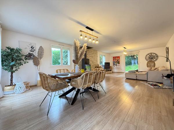 Maison - 6 pièces - 167 m²