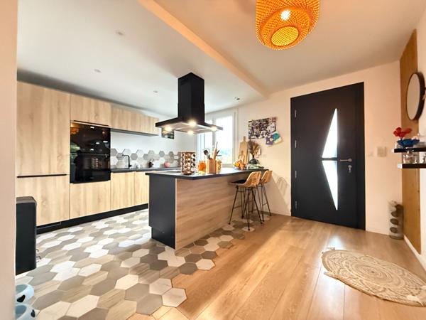 Maison - 6 pièces - 167 m²