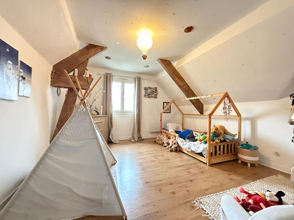 Maison - 6 pièces - 167 m²