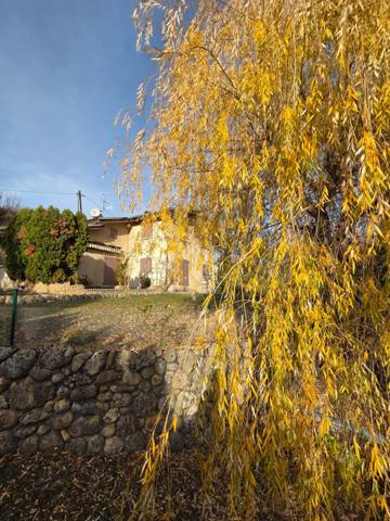 Maison à vendre maison de 5 chambres EMBRUN (05) avec grand terrain de 2000 M2,poossibilité d'y faire 2 appartements et de détacher une partie du terrain pour construction