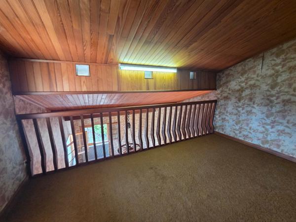 Maison à vendre maison de 5 chambres EMBRUN (05) avec grand terrain de 2000 M2,poossibilité d'y faire 2 appartements et de détacher une partie du terrain pour construction