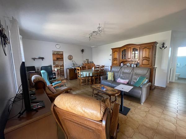 Maison 3 chambres avec véranda, garage et terrain de 578 m² - Environnement calme