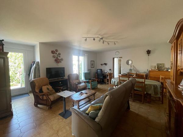 Maison 3 chambres avec véranda, garage et terrain de 578 m² - Environnement calme
