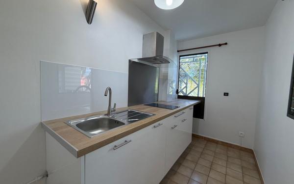 Appartement à louer    1 pièce • 39 m2 Fort-de-France
