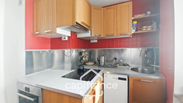 SAINT-MAURICE–A louer-Bel appartement familial 3 pièces-Traversant-70,62 m²- 2 chambres- bon état- cave- ascenseur
