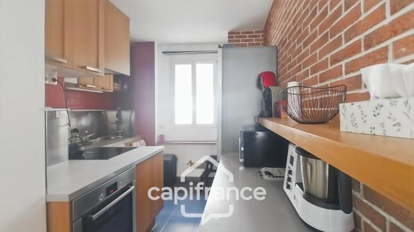 SAINT-MAURICE–A louer-Bel appartement familial 3 pièces-Traversant-70,62 m²- 2 chambres- bon état- cave- ascenseur