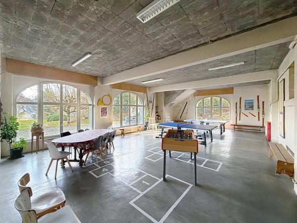 Environnement calme - tennis - parc - plan d'eau