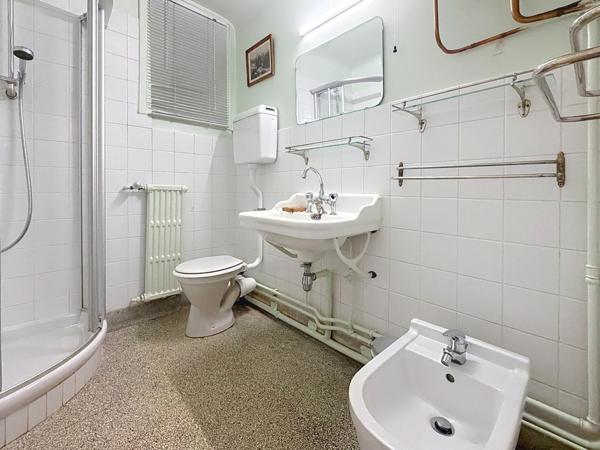 Environnement calme - tennis - parc - plan d'eau