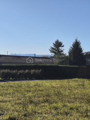 Terrain de 1 500 m²