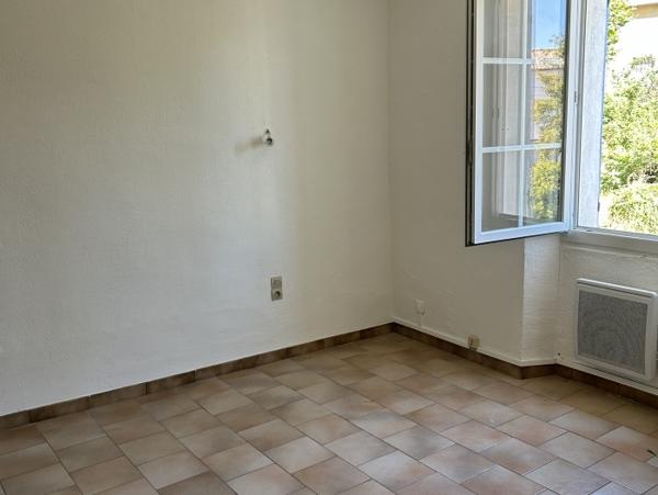 Location Appartement 2 pièces Gréasque (13850) - CENTRE VILLE