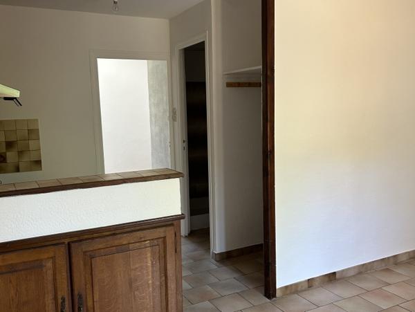 Location Appartement 2 pièces Gréasque (13850) - CENTRE VILLE