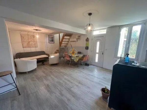 Vente                                                      Maison
                        
                     5 pièces                      140 m2                     à Mouroux