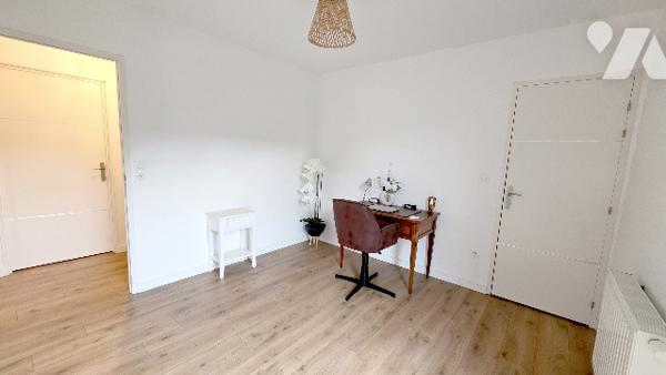 APPARTEMENT T3 DE STANDING
Proximité de la Croix-Blanche.