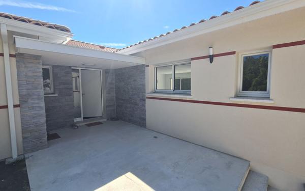 Maison à vendre    9 pièces •  Saint-André-de-Cubzac