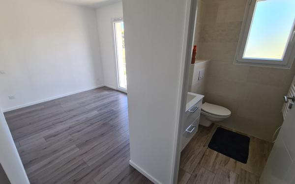 Maison à vendre    9 pièces •  Saint-André-de-Cubzac