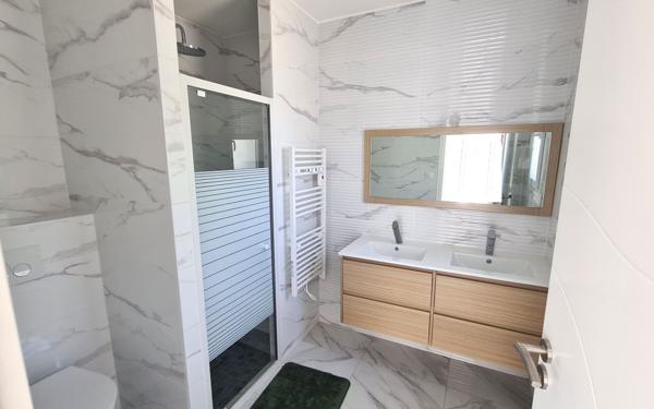 Maison à vendre    9 pièces •  Saint-André-de-Cubzac