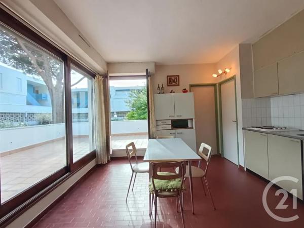 Appartement F2 à vendre  2 pièces - 47 m 2   LA GRANDE MOTTE  - 34