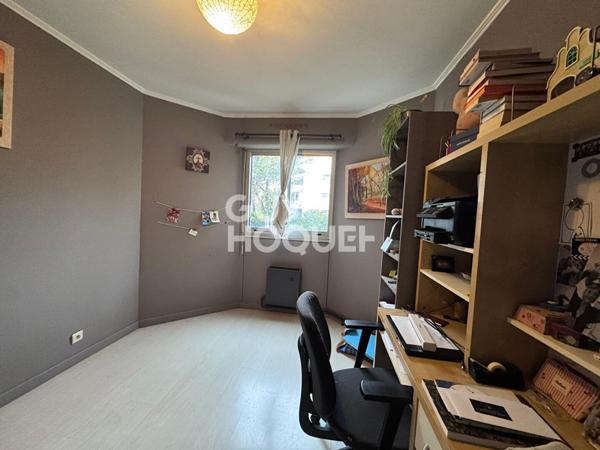Appartement 5 pièce(s) + garage fermé et cellier