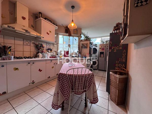 Appartement 5 pièce(s) + garage fermé et cellier