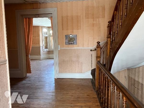 Maison 6 chambres avec cour et garage