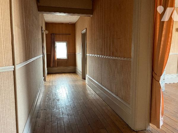 Maison 6 chambres avec cour et garage