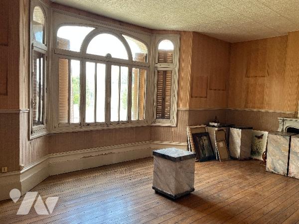 Maison 6 chambres avec cour et garage