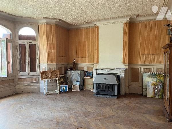 Maison 6 chambres avec cour et garage