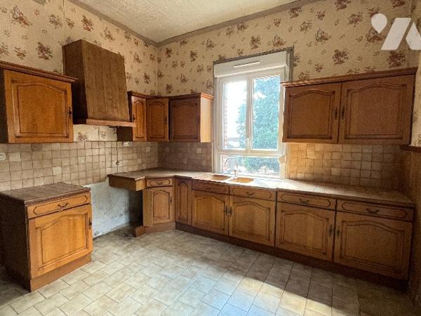 Maison 6 chambres avec cour et garage