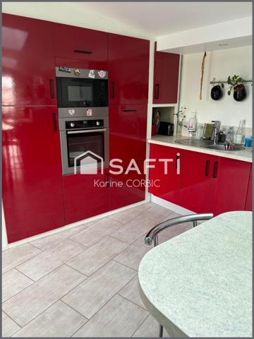 ideal grande famille, ou artisan ayant besoin d'espaces exterieurs. Nombreuses possibilités