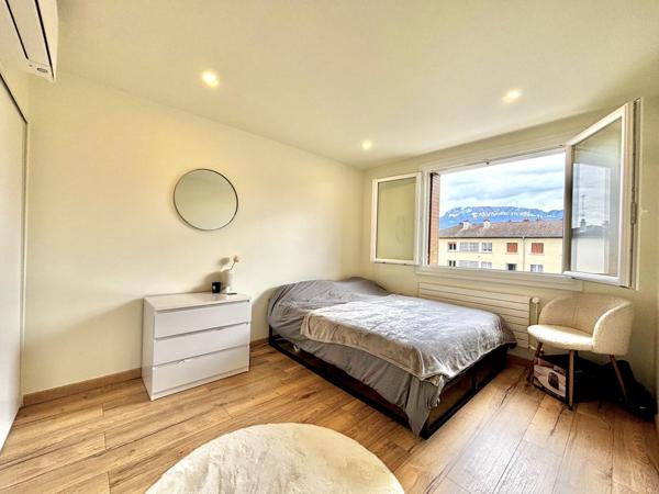 CHAMBRE COLOC