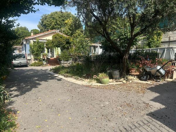 Maison de plain-pied avec terrain+garage+dependences