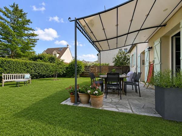 Maison CHATOU 8 pieces, 5 chambres, 188m² 936 000 € **  - Référence  162102