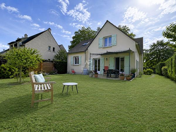 Maison CHATOU 8 pieces, 5 chambres, 188m² 936 000 € **  - Référence  162102