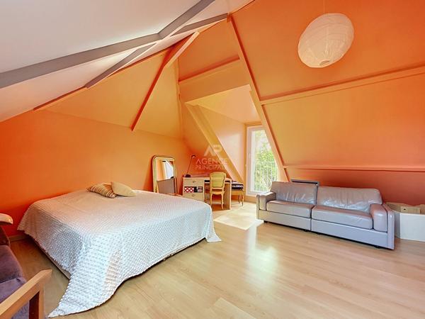 Maison CHATOU 8 pieces, 5 chambres, 188m² 936 000 € **  - Référence  162102