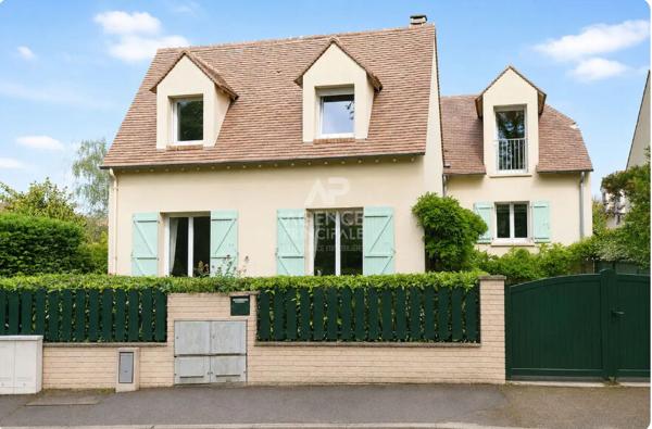 Maison CHATOU 8 pieces, 5 chambres, 188m² 936 000 € **  - Référence  162102