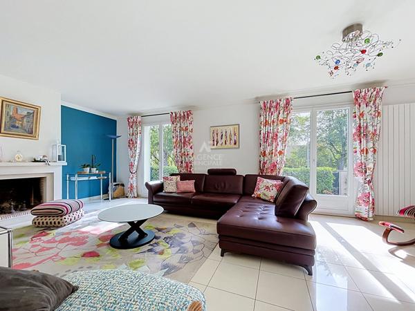 Maison CHATOU 8 pieces, 5 chambres, 188m² 936 000 € **  - Référence  162102
